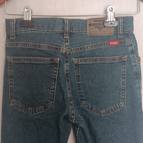 Wrangler Boy's Classic Bootcut Medium Wash Jeans Size 14 Slim - Picture 4 of 5